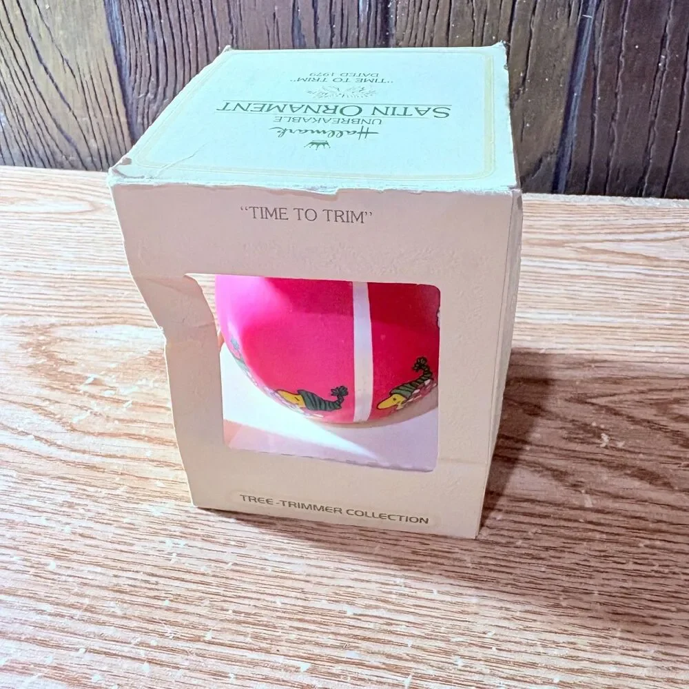 Vintage Hallmark 1979 Peanuts Snoopy & Woodstock Satin Ball Red Ornament